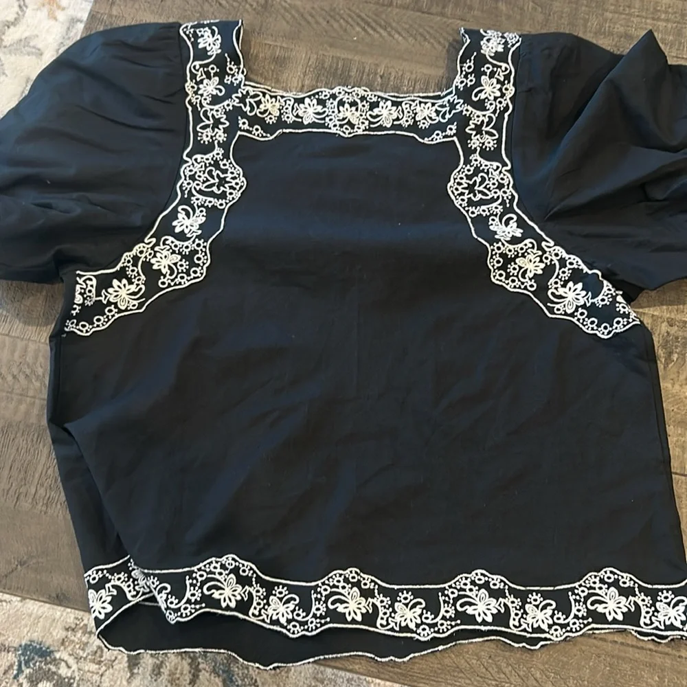 Anthropologie Embroidered Linen Tunic Top Black White Boho Cottagecore Summer L
